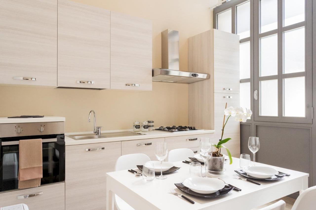 Romantic Escape City Centre With Jacuzzi & Parking By Rent All 科莫 外观 照片