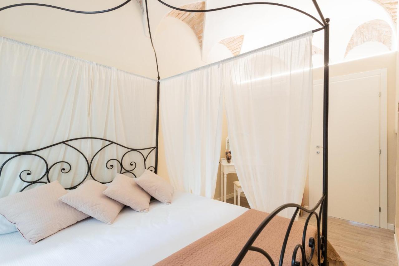 Romantic Escape City Centre With Jacuzzi & Parking By Rent All 科莫 外观 照片