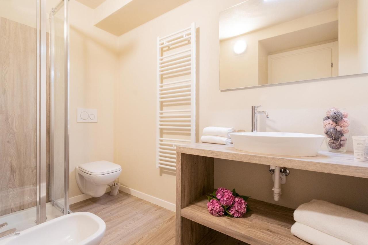 Romantic Escape City Centre With Jacuzzi & Parking By Rent All 科莫 外观 照片